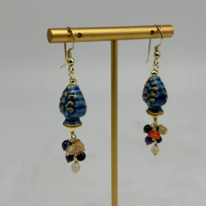 Orecchini Artigianali Pigna Blu Ceramica di Caltagirone, pietre e perle